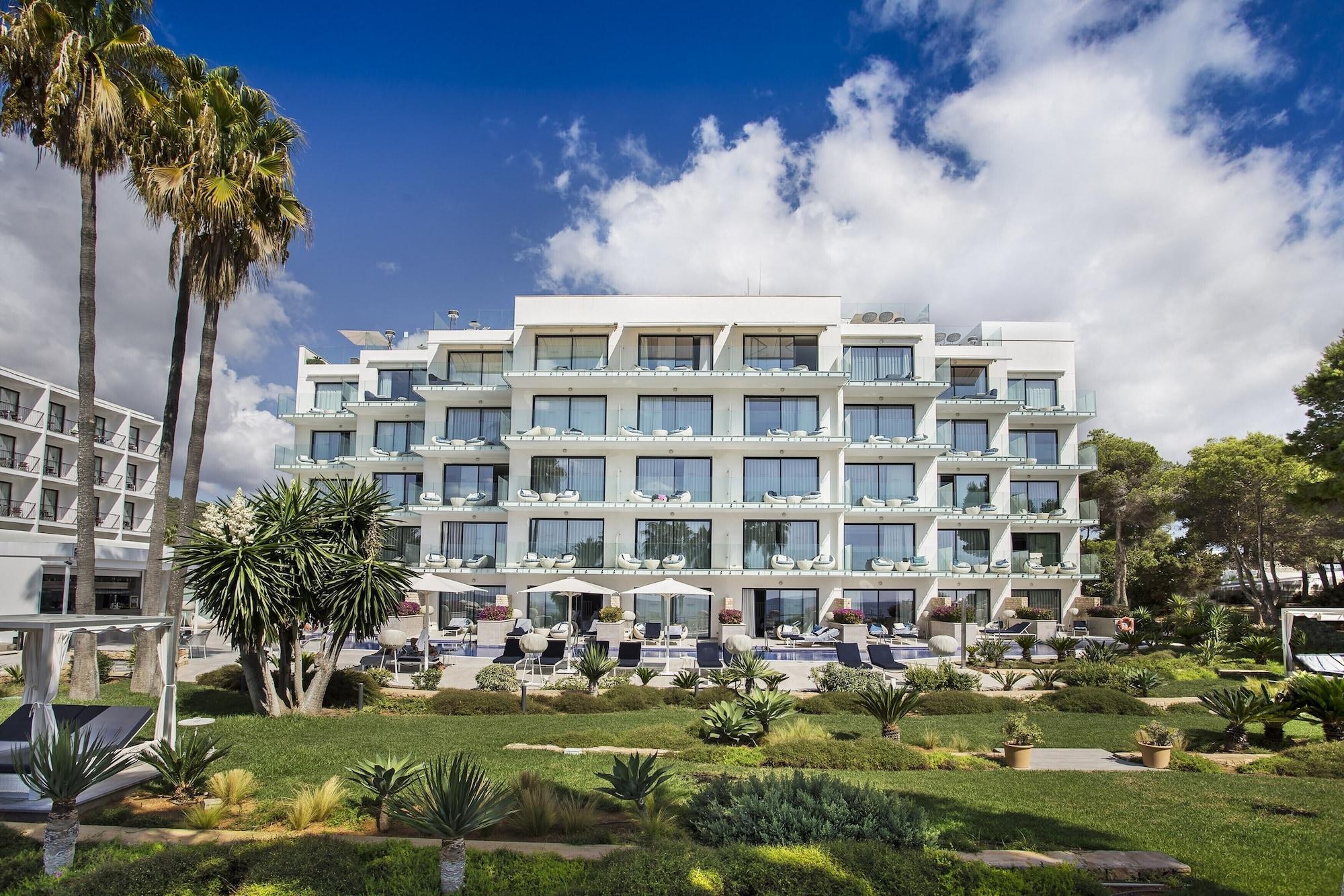 Catalonia Royal Ses Estaques-Adults Only Hotel ซานตาเอวเลเรียเดสริว ภายนอก รูปภาพ