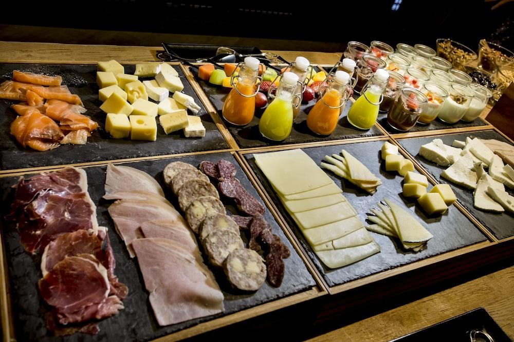 Catalonia Royal Ses Estaques-Adults Only Hotel ซานตาเอวเลเรียเดสริว ภายนอก รูปภาพ