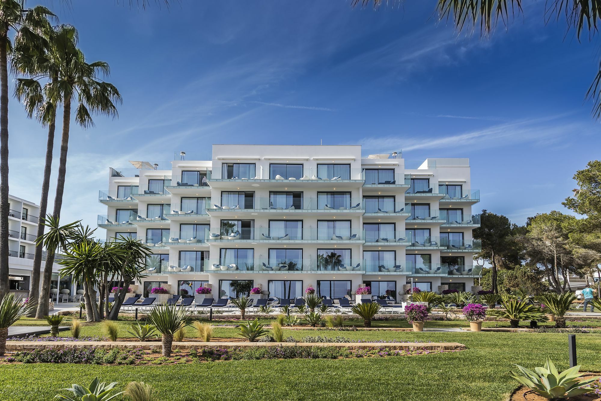 Catalonia Royal Ses Estaques-Adults Only Hotel ซานตาเอวเลเรียเดสริว ภายนอก รูปภาพ